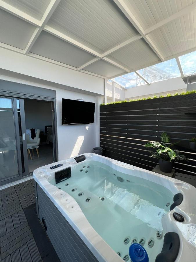 Loft Spa Greece - Enjoy Our Jacuzzi Kalamáta Kültér fotó